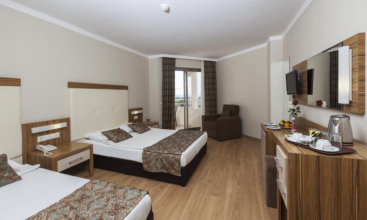 Triple Room,526025361:JPEG