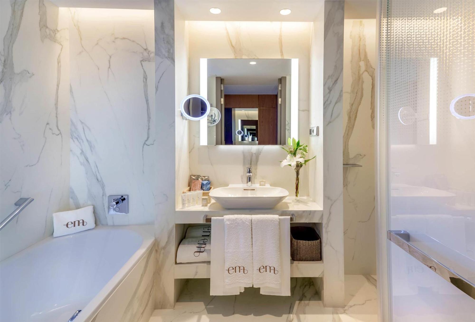 Deluxe Double or Twin Room,569285310:JPEG