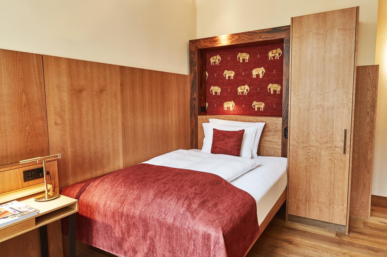 Small Double Room with Courtyard View (Orania.21),587272314:JPEG