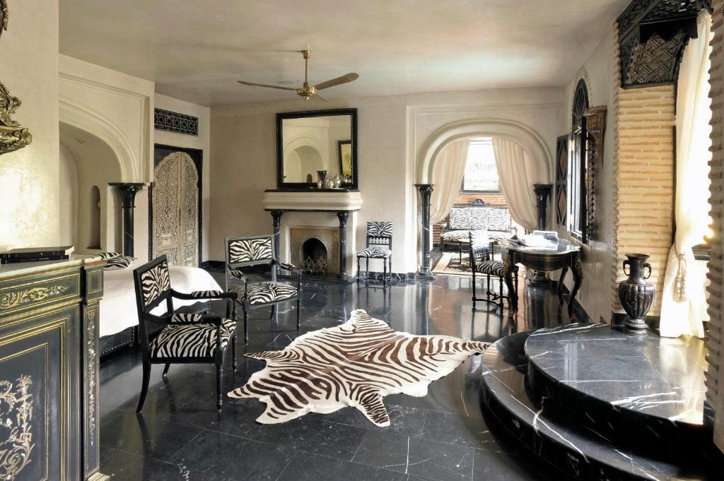 Deluxe Suite,703374241:JPEG