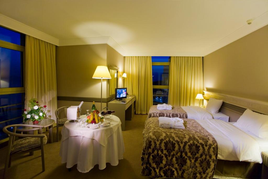 Standard Double or Twin Room,65033812:JPEG