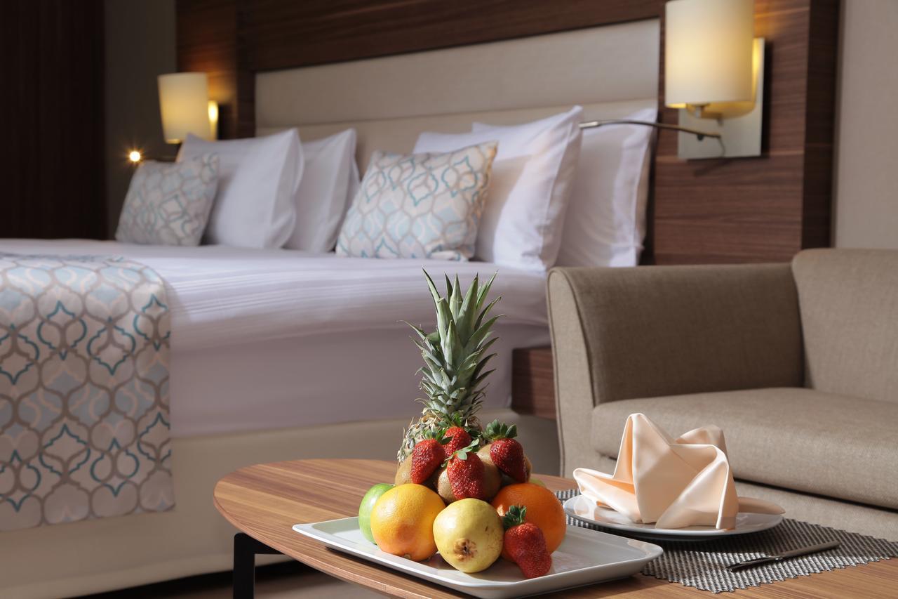 Corner Suite with Free Airport Transfer,1219050508:JPEG