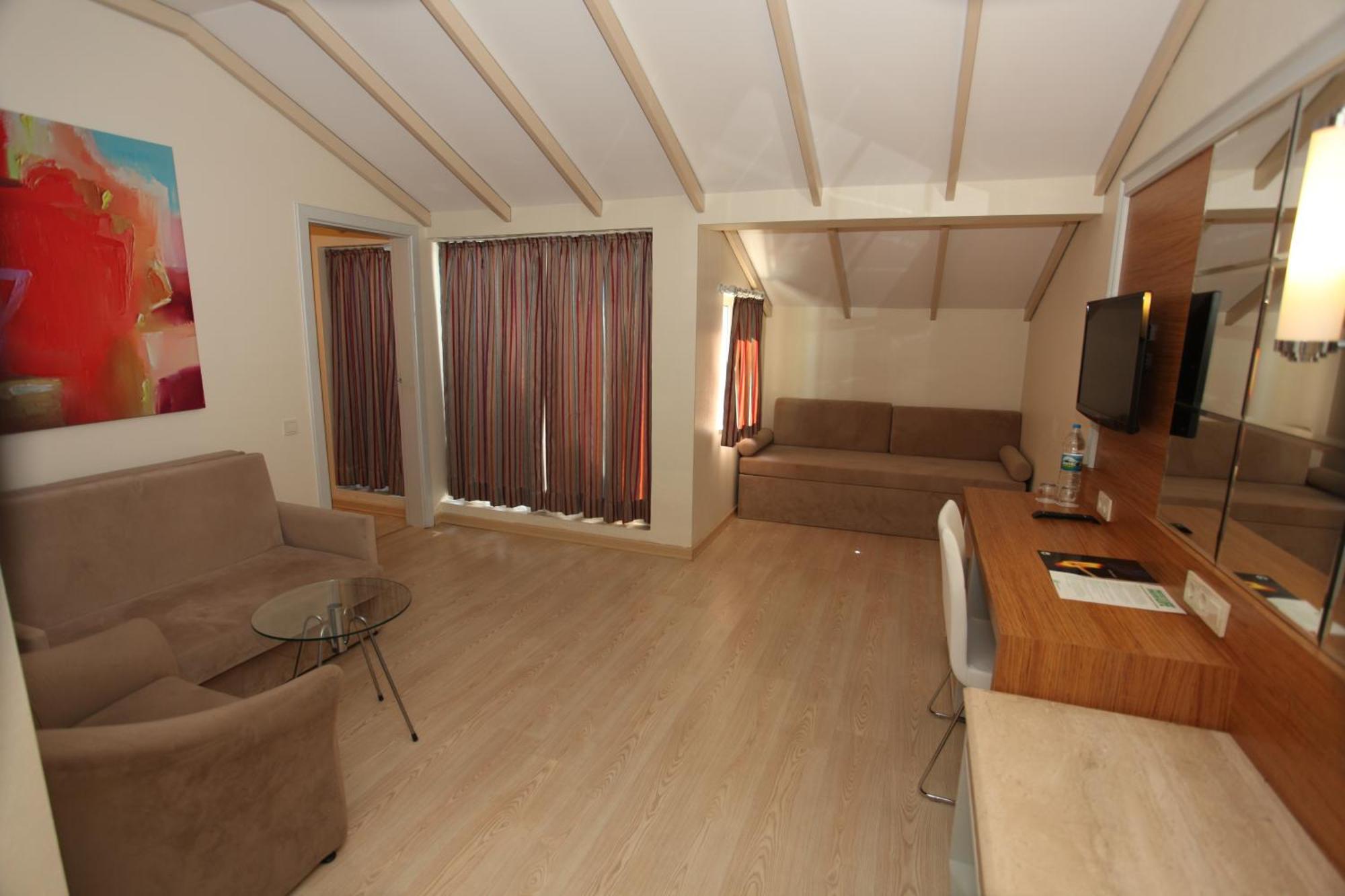 Family Room Land/Road View,683080548:JPEG