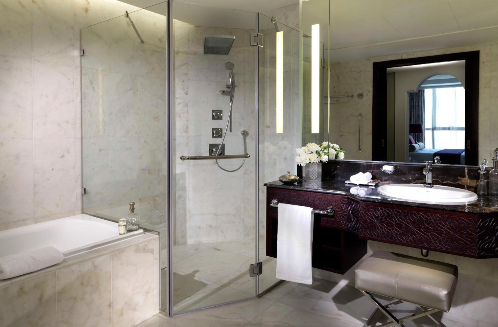 Deluxe Suite with Sea View, Early Check In from 09 am, Late Check Out till 05 pm, 25% Discount on F&B and Laundry, Valid for stays until September 30th 2026