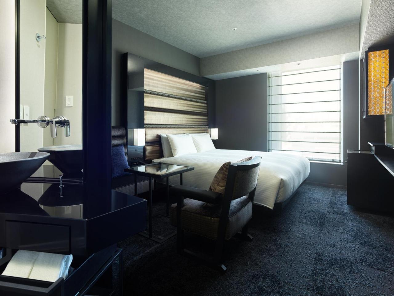 Superior Zimmer mit Queensize-Bett und Blick auf den Tokyo Skytree