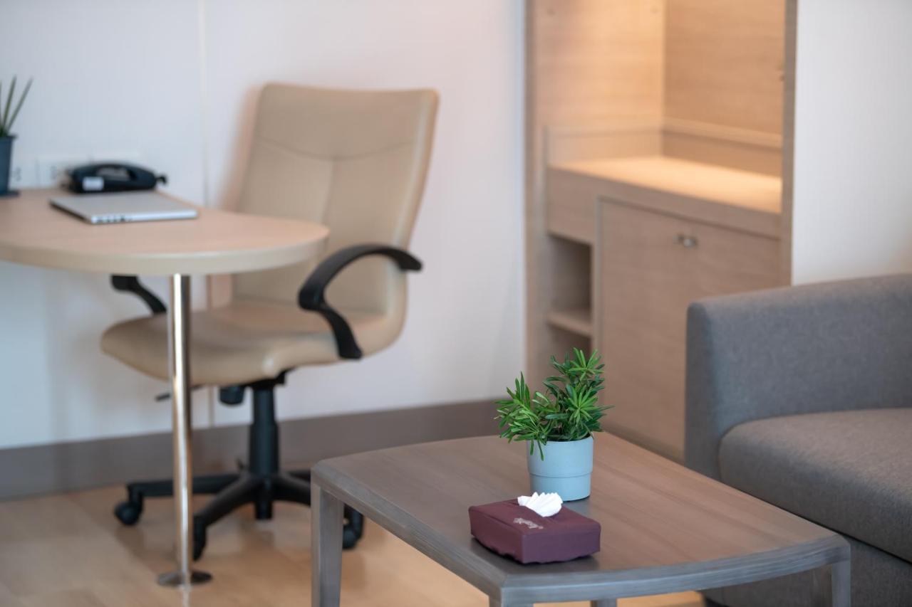 Deluxe Suite Two-Bedroom,738456235:JPEG