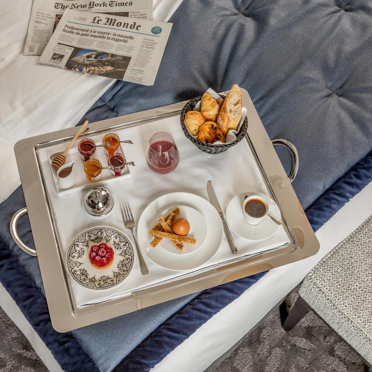 Suite Charles Ferry Eiffel Tower View,986408887:JPEG