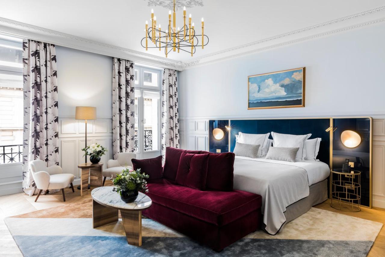 Junior Suite mit Balkon und Blick auf den Eiffelturm