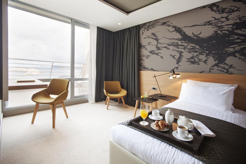 Junior Suite with Sea View and Balcony,1605367386:JPEG