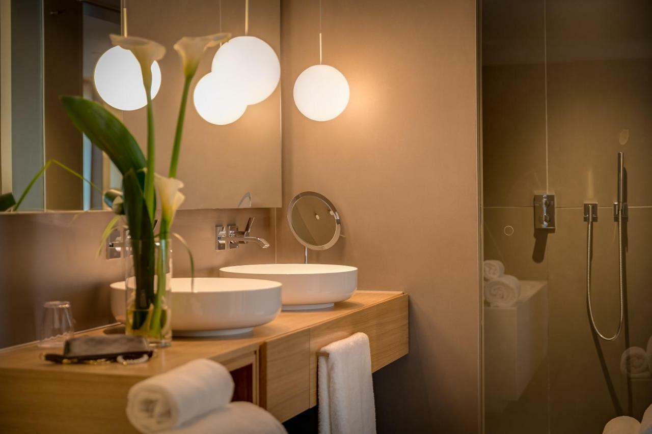 Deluxe Double Room,842330027:JPEG