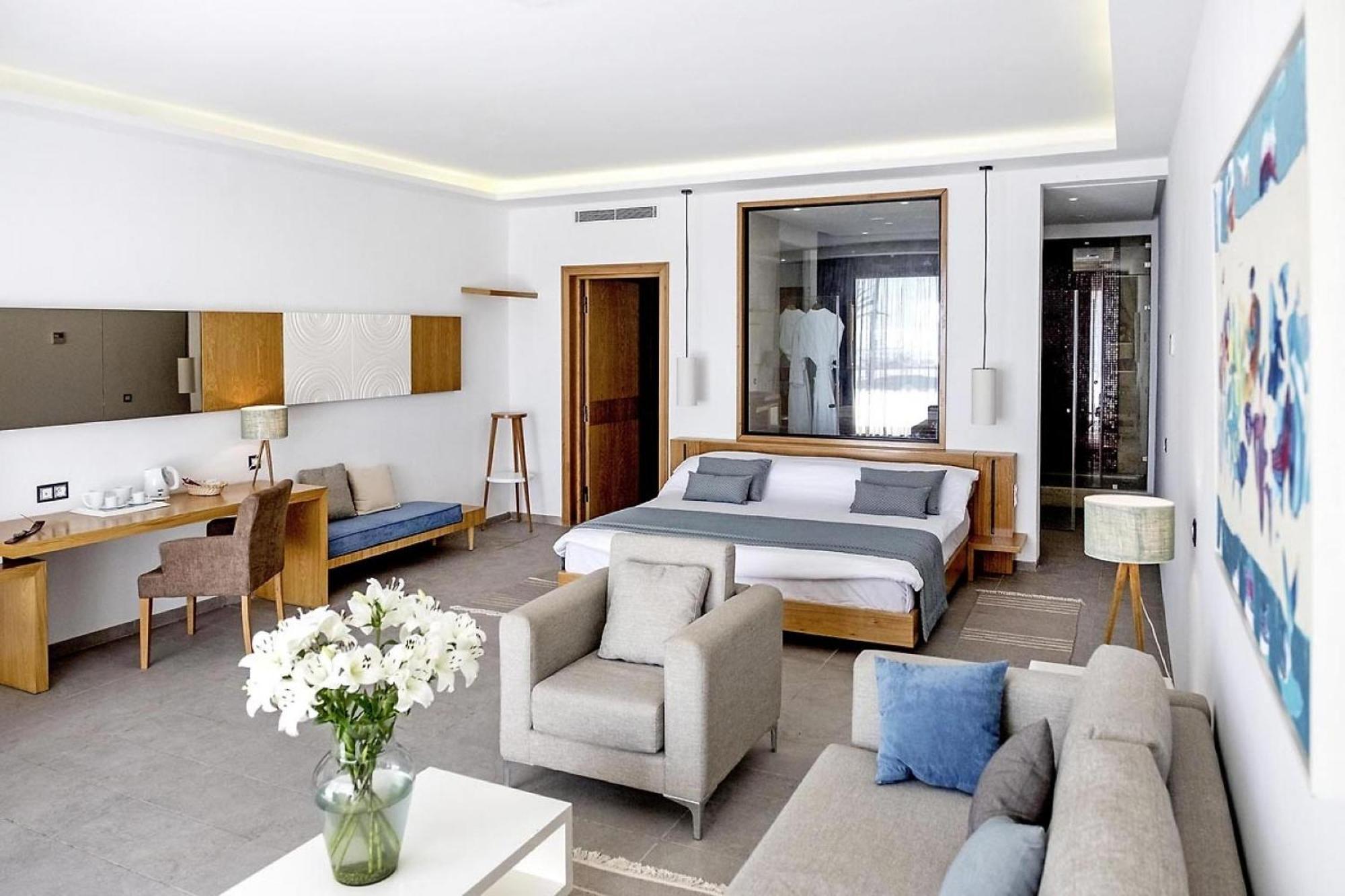 Suite,951259075:JPEG