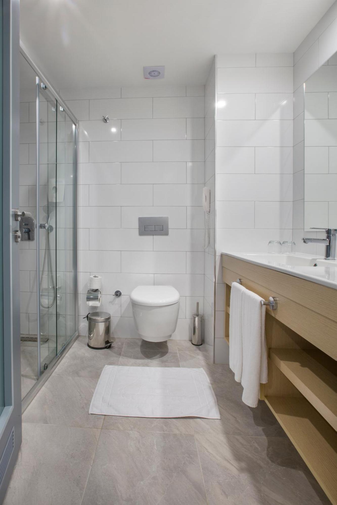 Family Room,1186802332:JPEG