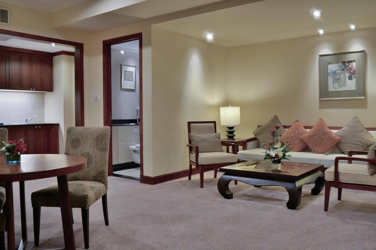 Executive Suite,925493875:JPEG