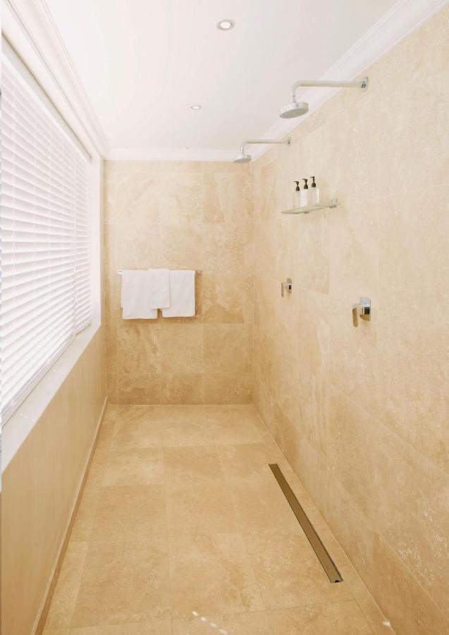 Clarendon Suite,1213235836:JPEG