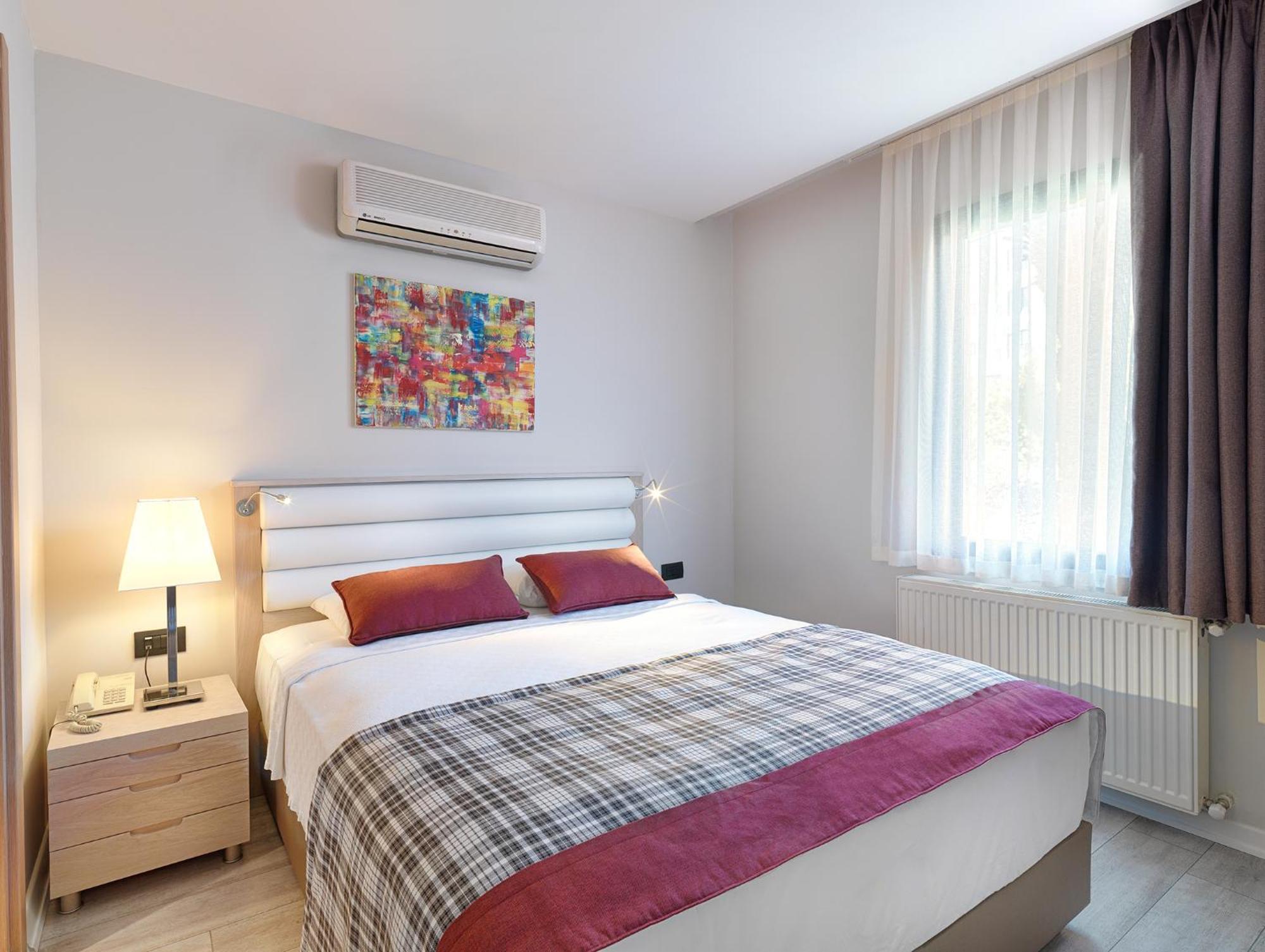 Family Room,966502465:JPEG