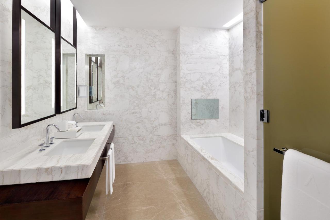 Premier Room  – Exclusive Access to Level 54 Infinity Pool,999961767:JPEG