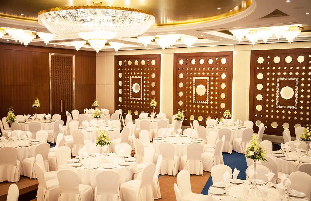 Radisson Blu Hotel, Dubai Deira Creek-1