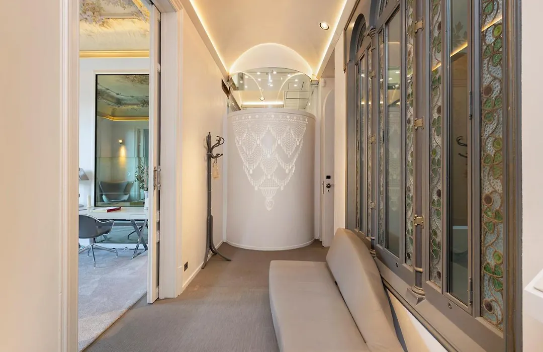 El Palauet Modernist Suites Barcelona-1