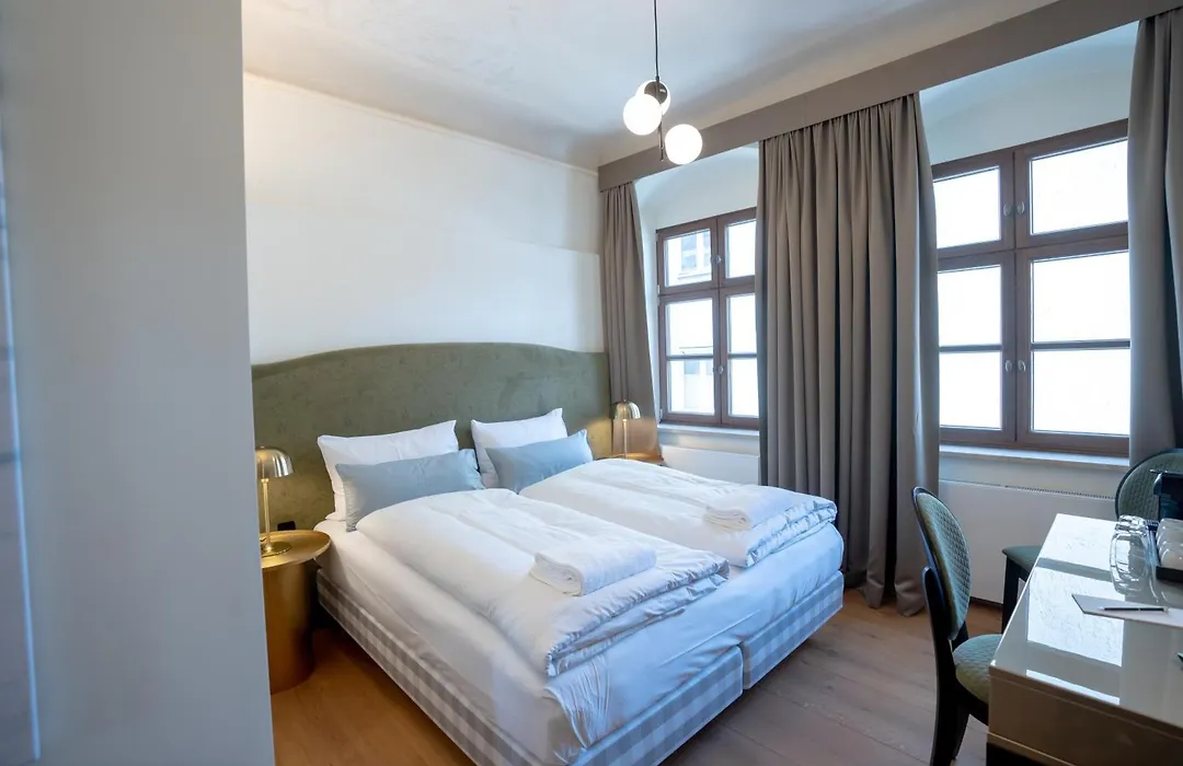 Maxim Suites By Elias Holl-1