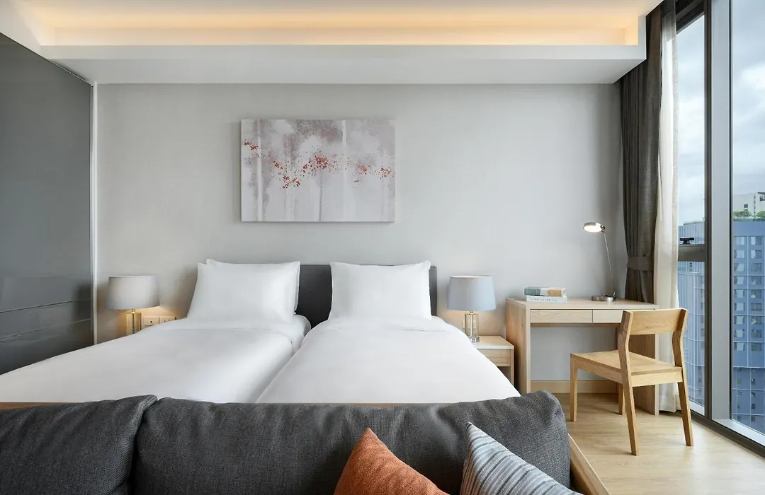 Oakwood Suites Bangkok-1
