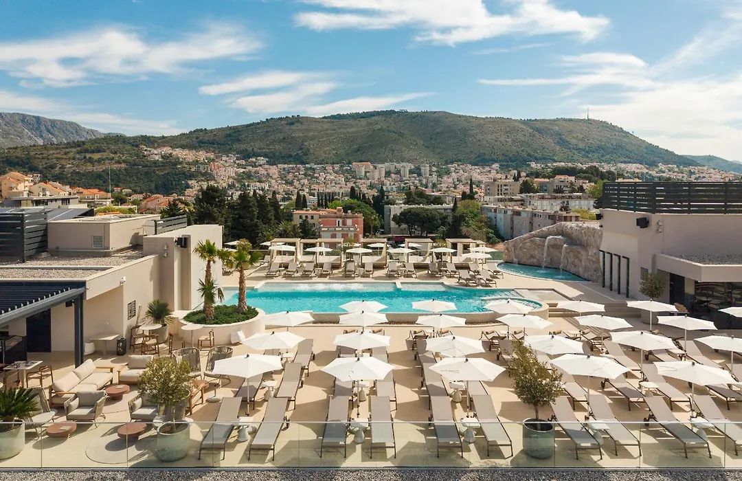 Hotel Sumratin-1