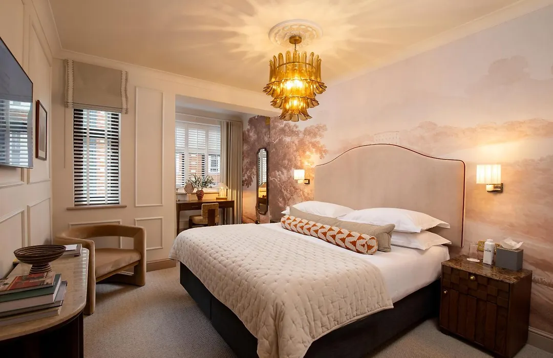 The Capital Hotel, Apartments & Townhouse - Small Luxury Hotels Of The World-1
