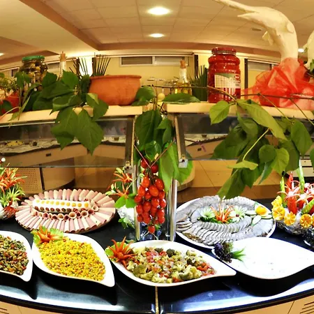 First Class Hotel-2