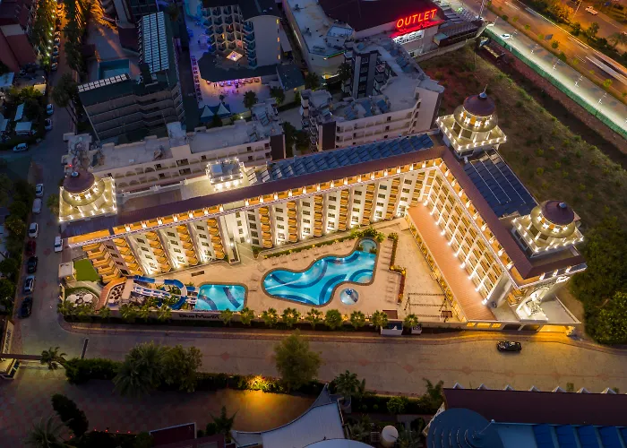 Blue Marlin Deluxe Spa & Resort Konaklı