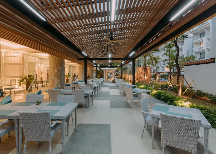 Hotel Andaman Embrace Patong, Phuket