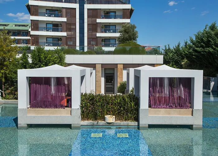 Hotel Blue Side Only Adult 16