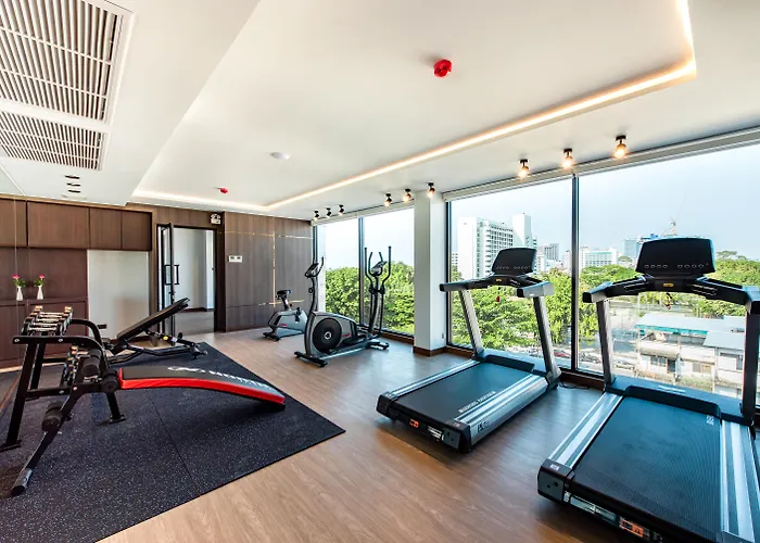 Blackwoods Hotel Pattaya - Sha Extra Plus