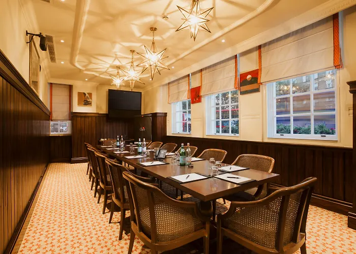 Hotel The Lalit London