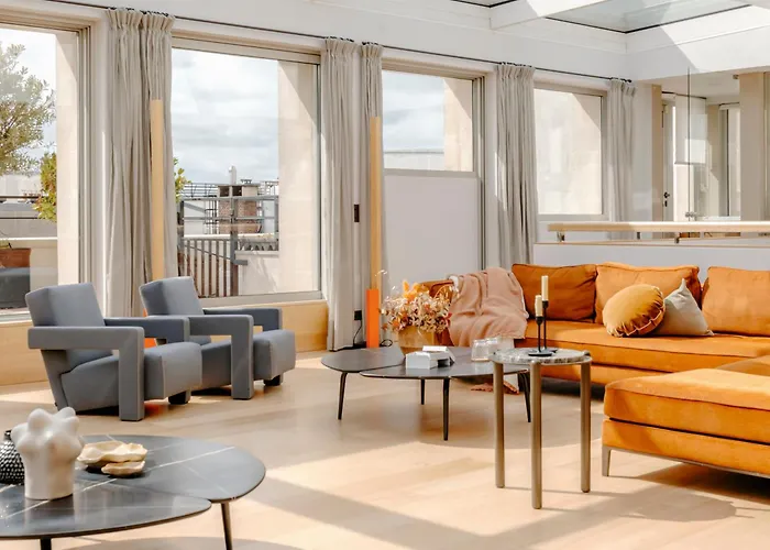 Hotel De Pourtales Paris