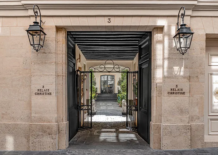Hotel Relais Christine Paris