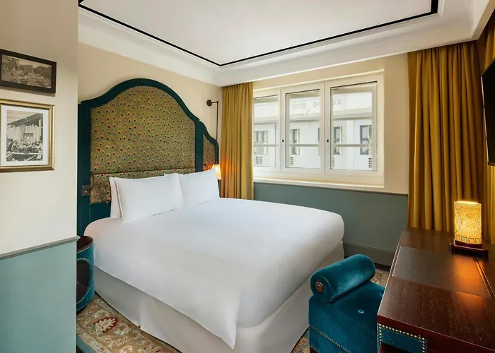 Maxwell Reserve Singapore, Autograph Collection