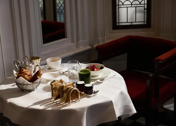 Hotel At Sloane London