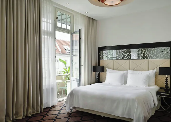 Roomers Berlin Steinplatz, Autograph Collection