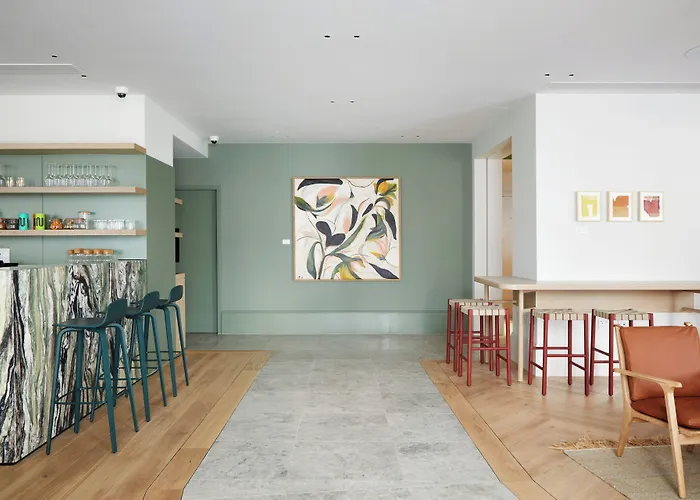 Inhabit Queen'S Gardens, A Member Of Design Hotels London