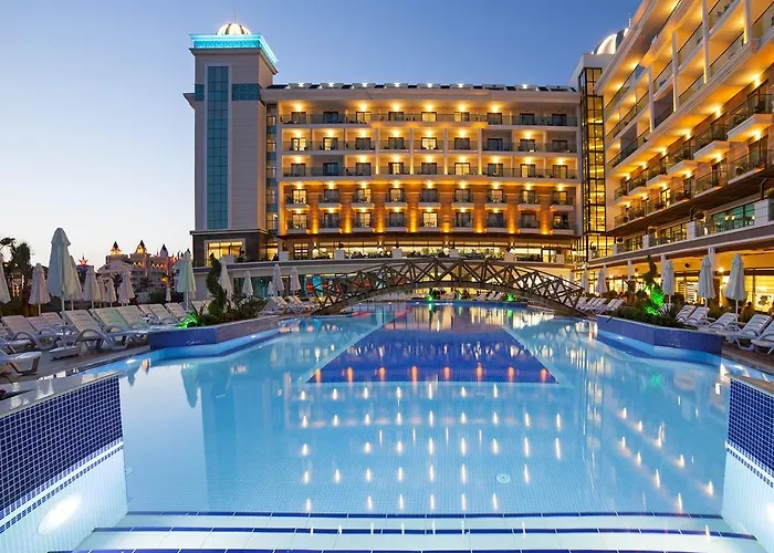 Luna Blanca Resort & Spa Side