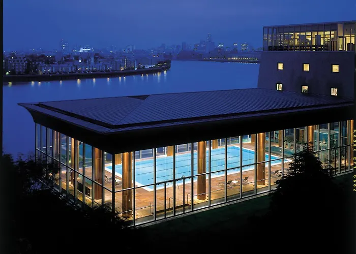 Canary Riverside Plaza Hotel London
