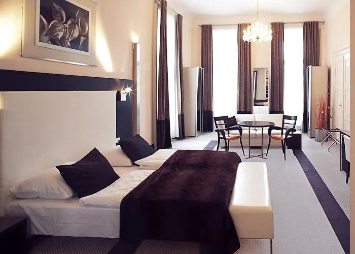 Old Town Square Residence By Emblem Prag